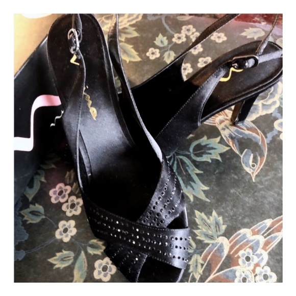 Nina Shoes - 👠 NINA “Camille” Slingback Peep-Toe Sandals👠